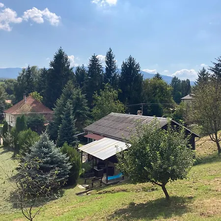 Chalet Lux Fahaz Parád
