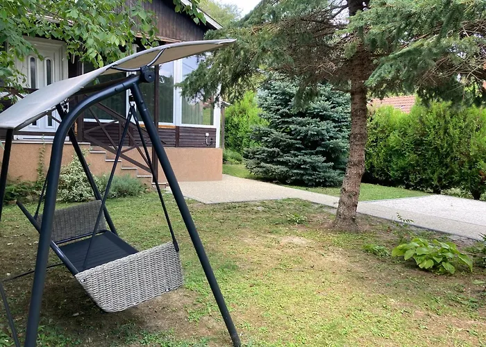 Lux Fahaz Parád