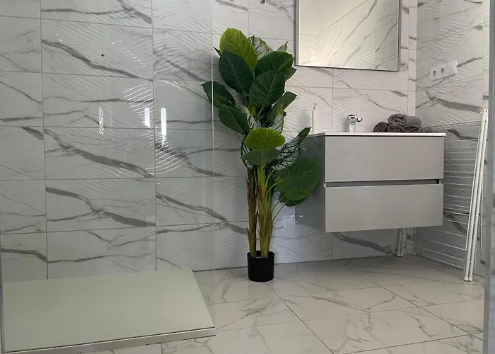 Lux Fahaz בקתה *